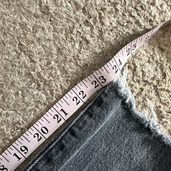 Levi’s Washed Black Premium Denim Classic Raw Hem High Waisted Jeans size 27 EUC - Picture 10 of 10